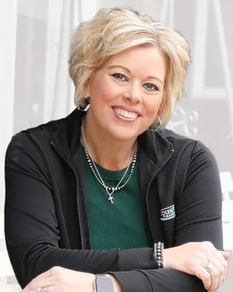 Tanna Suits Country Financial