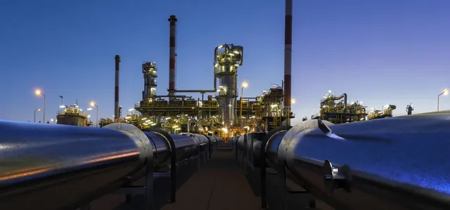 Kuwait Declares Force Majeure, Cuts Oil Output Amid Gulf War