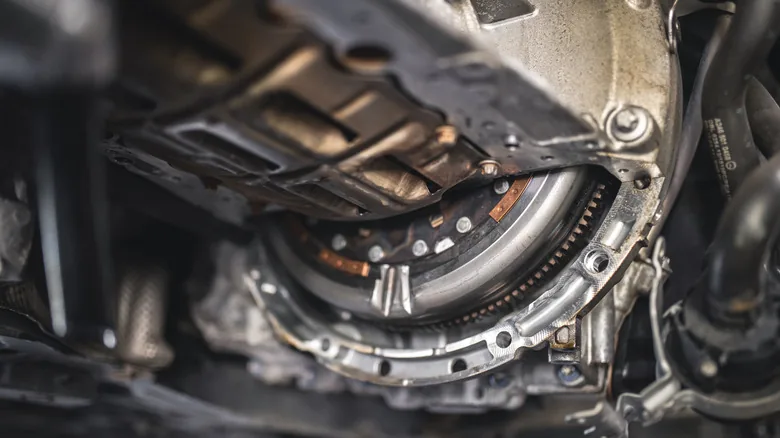 The Dual-Mass Flywheel: A Key Component in Modern Manual and Dual-Clutch Transmissions - image 4