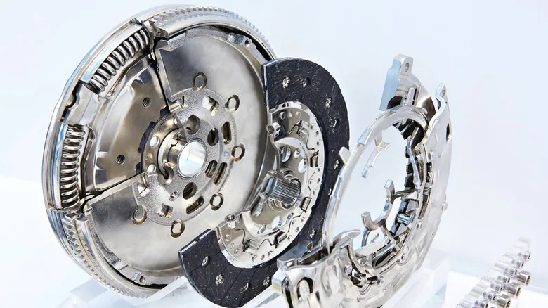 The Dual-Mass Flywheel: A Key Component in Modern Manual and Dual-Clutch Transmissions - image 3
