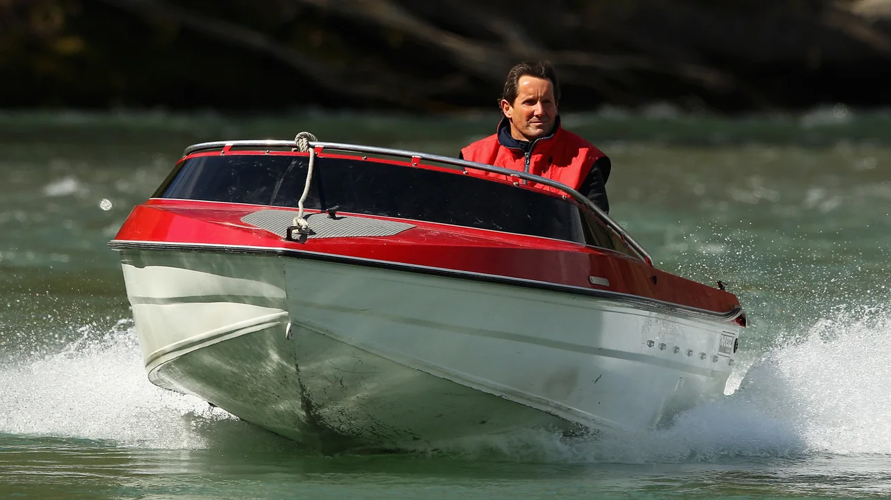 Boat Engine Propulsion Methods: Jet Drive vs Sterndrive