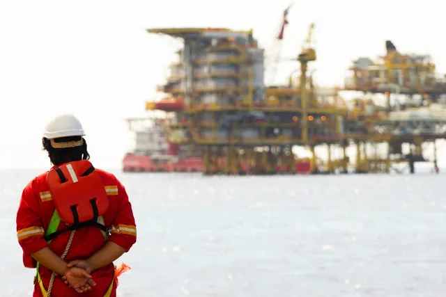Oil Prices Plunge Amid Middle East Ceasefire Hopes