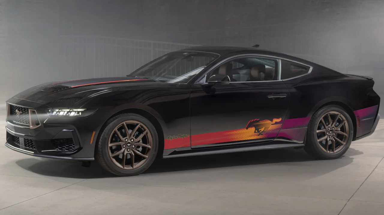 Ford Mustang EcoBoost TLD Signature Edition Unveiled with Retro Graphics