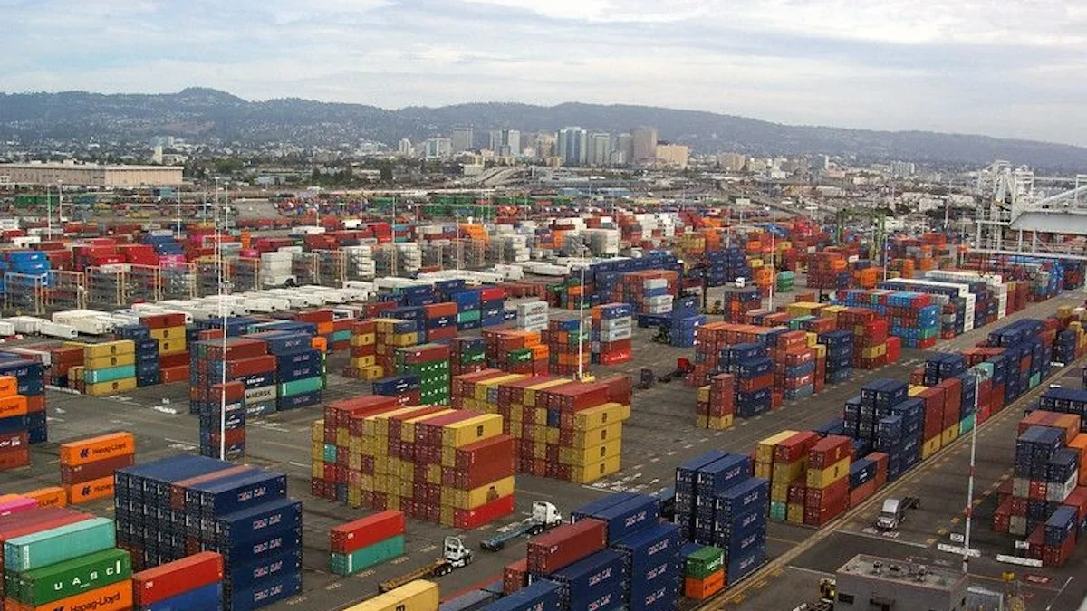 Imports Plummet at Port of Oakland