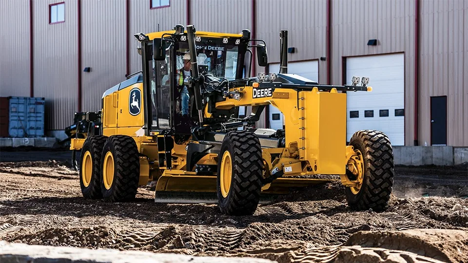 Deere's SmartGrade Tech Revolutionizes Motor Grader Lineup - image 3