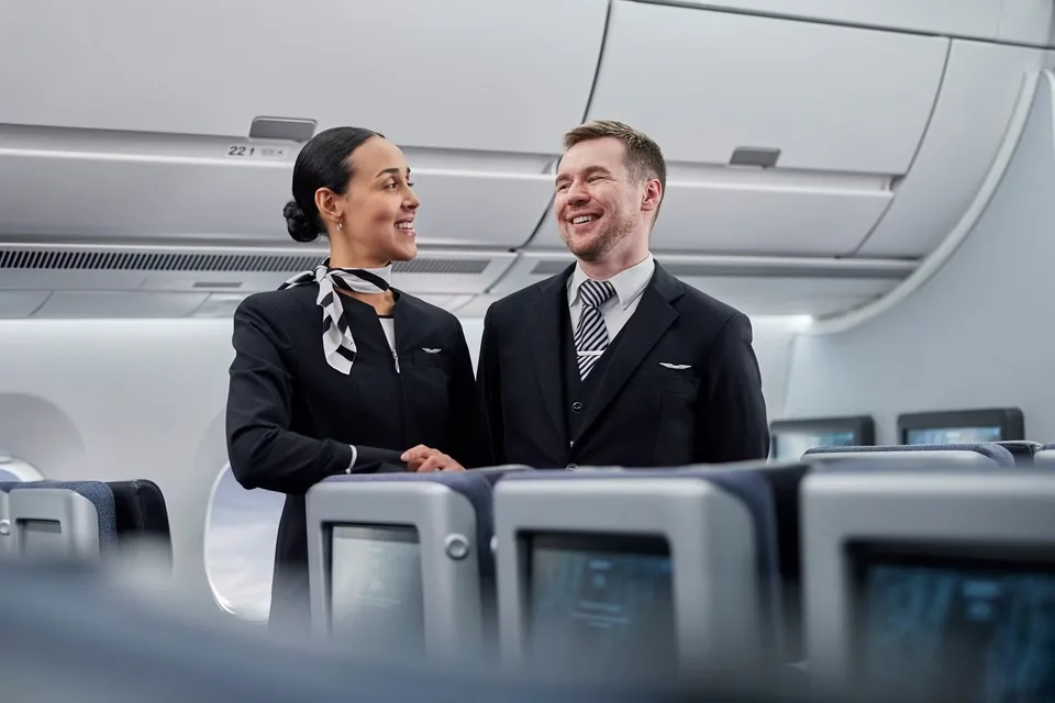 The Unseen Struggle of Flight Attendants During Boarding - image 4