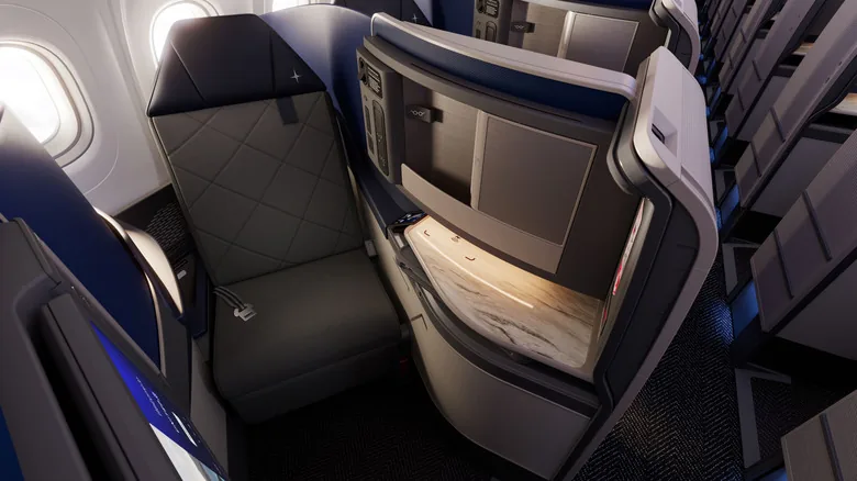 United Airlines Unveils Luxury Coastliner Flights - image 3