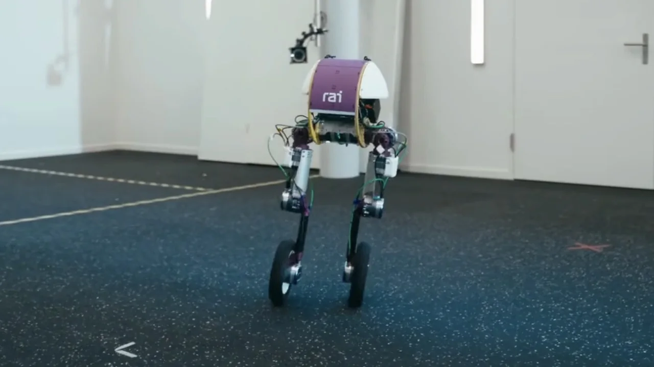 Bipedal Robot Sends Chills Down Spines