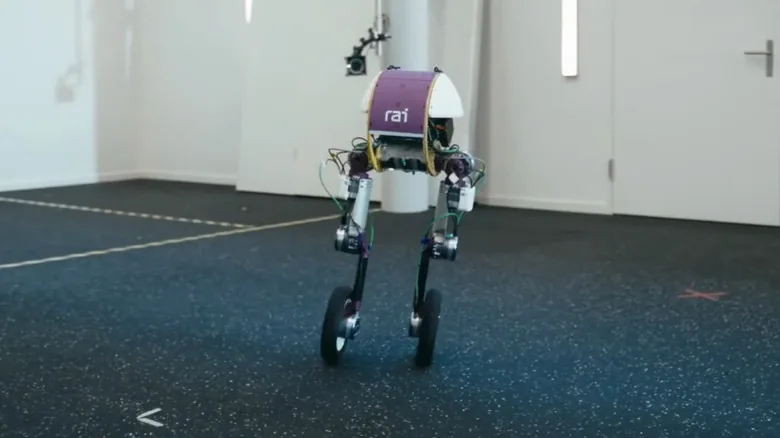 Bipedal Robot Sends Chills Down Spines - image 2