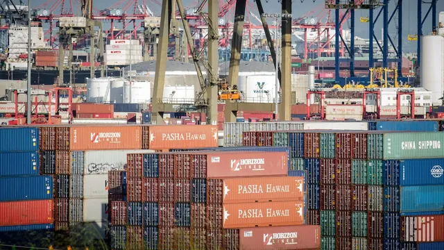 Strait of Hormuz Closure Pushes Asia-US Ocean Rates Up