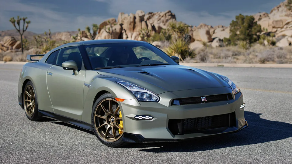 Nissan GT-R Future Takes Shape with Hybrid V6 - image 3