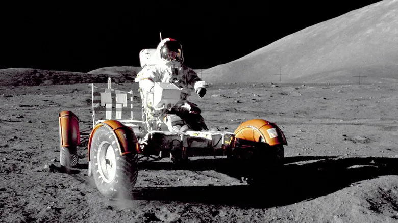 Lunar Rovers: Pioneers of Moon Exploration - image 3