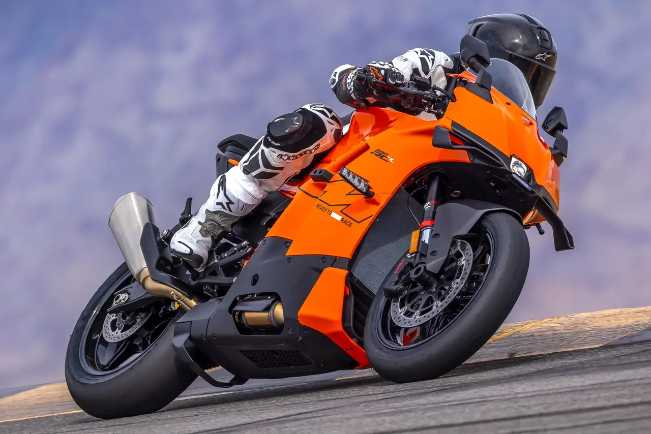 KTM 990 RC R Review: Fast Facts