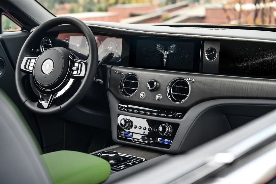 Rolls-Royce Lawsuit: Texas Buyer Sues Over $546K EV With Serious Battery Defect - image 2
