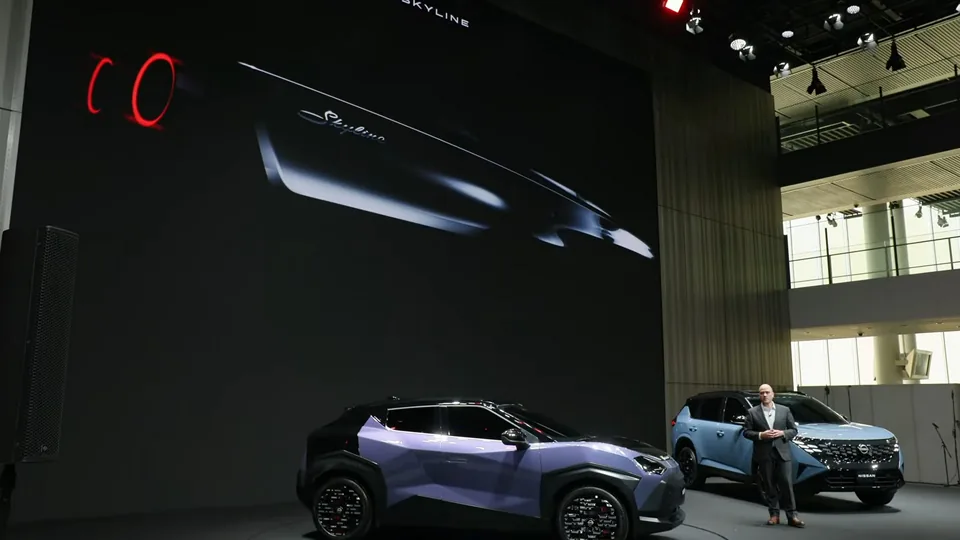 Nissan Brings Back Retro Styling With New Skyline Sedan - image 3