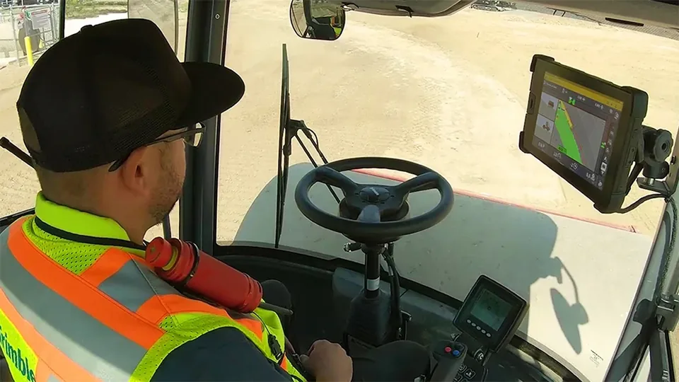 Dynapac Revs Up Asphalt Roller Game - image 4