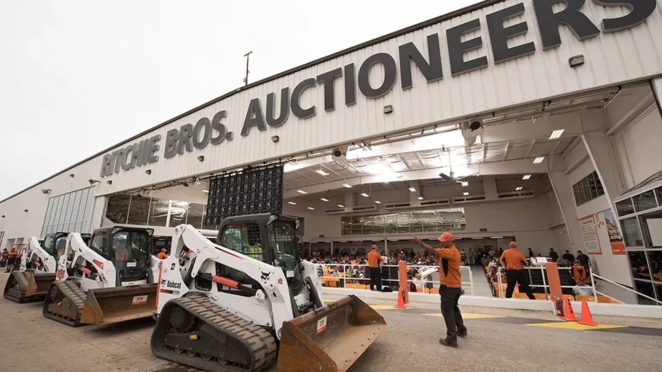 Ritchie Bros. Auctions Off Alberta's Best Equipment - image 3
