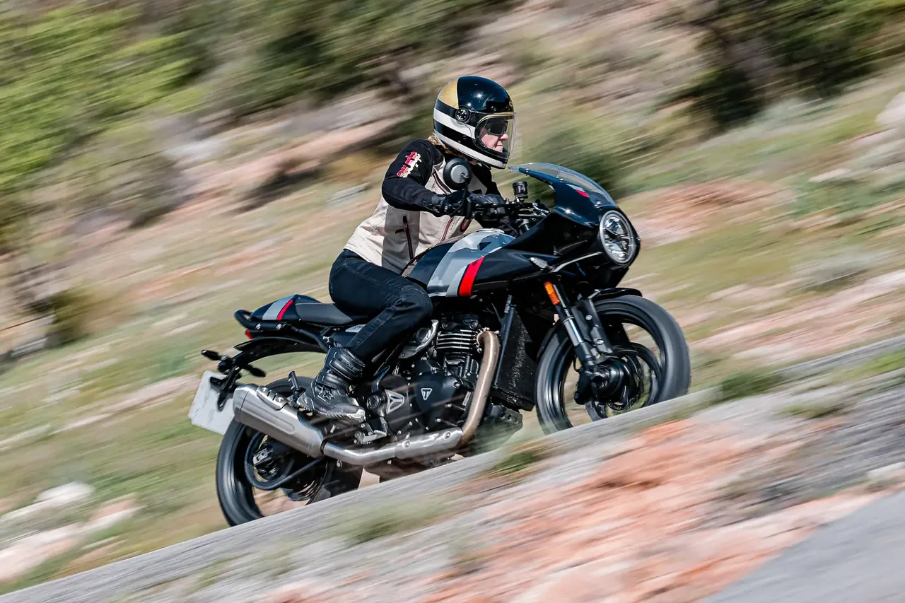 2026 Triumph Thruxton 400 Review
