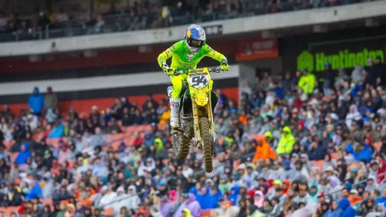 Racing Roundup: Roczen Tightens Championship Title Fight