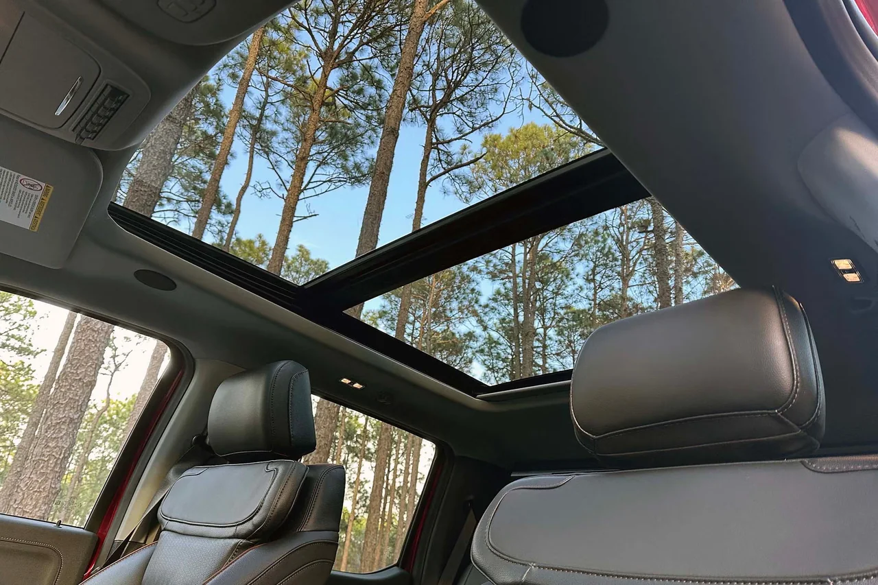 Ford F-250 4x4 Crew Cab Interior Photos