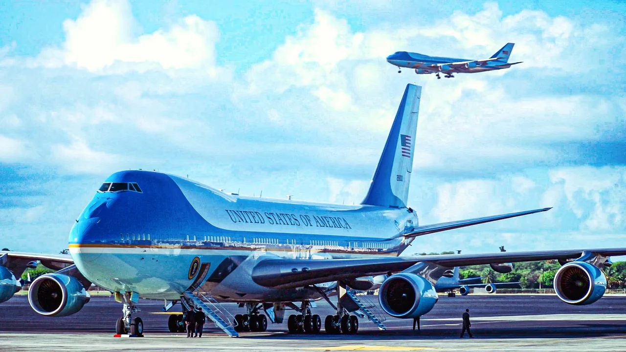 Air Force One Can Refuel In Mid-Air, But Rarely Does