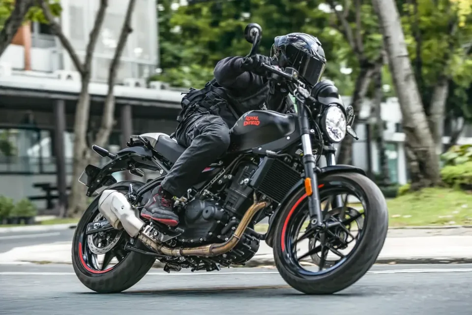 Royal Enfield Ups the Ante with Guerrilla 450 Apex - image 2