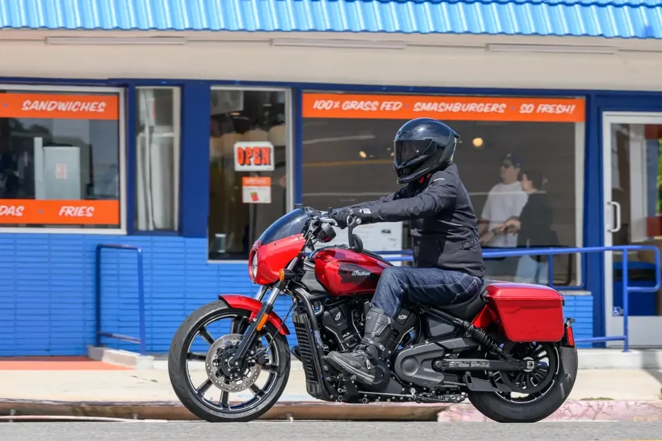 Indian Sport Scout RT Review: A Motorcycle for Urban Commuters - image 3