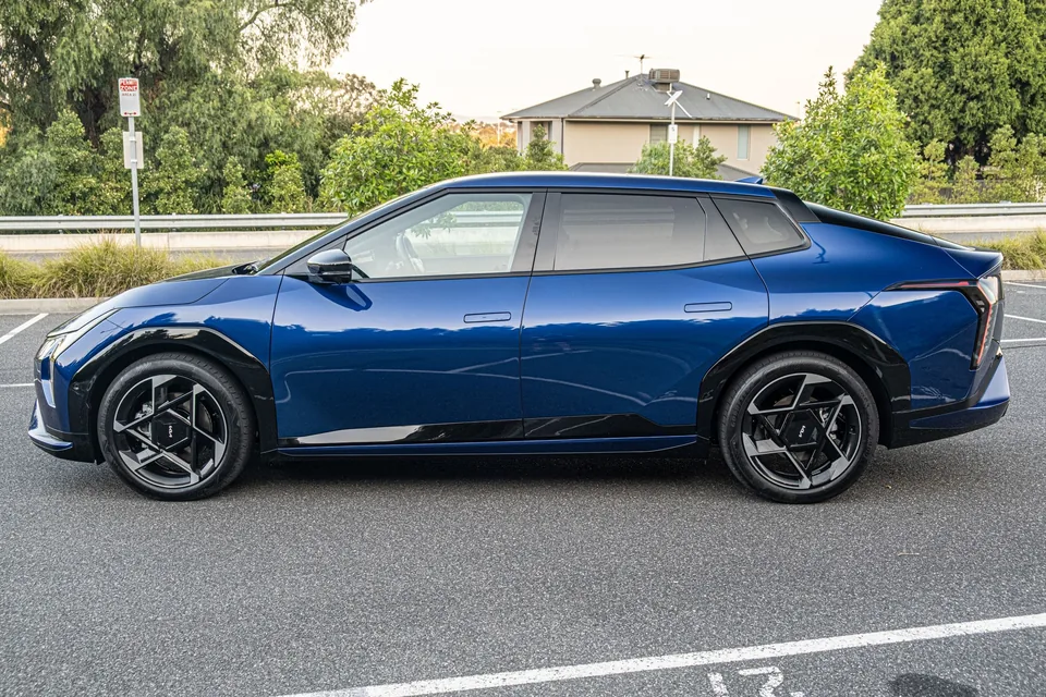 Kia's Affordable EV4 GT-Line Offers Premium Ride at Fraction of Tesla's Cost - image 4