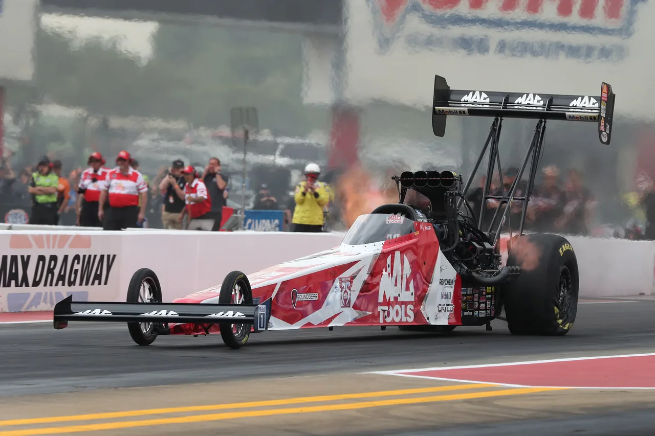 Kalitta Sets zMAX Dragway Record to Win NHRA 4-Wide Nationals