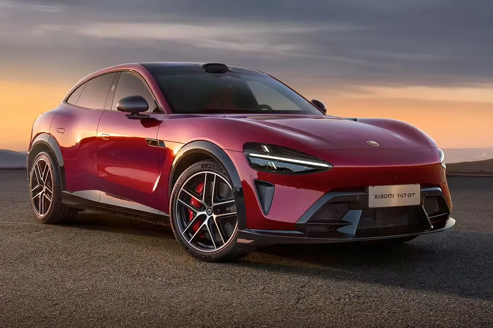 Xiaomi's 990 HP Family SUV Leaves Porsche's EV Rival in Dust - image 3