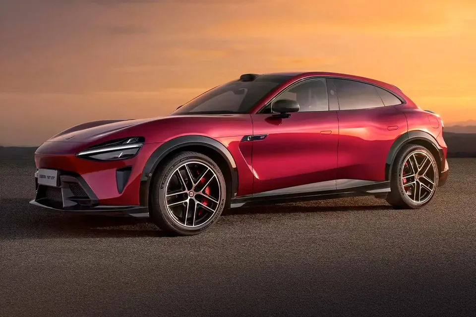 Xiaomi's 990 HP Family SUV Leaves Porsche's EV Rival in Dust - image 2