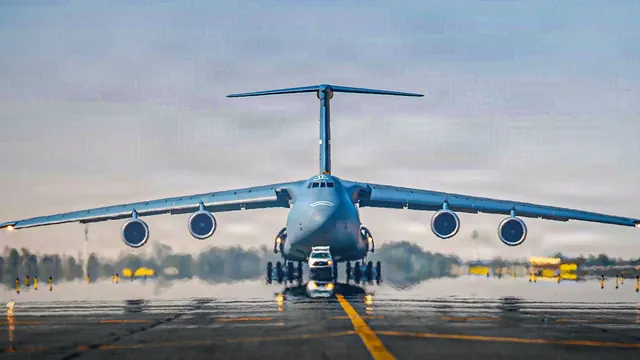 C-5 Galaxy's Lack of Winglets Raises Questions About Military Aviation Priorities
