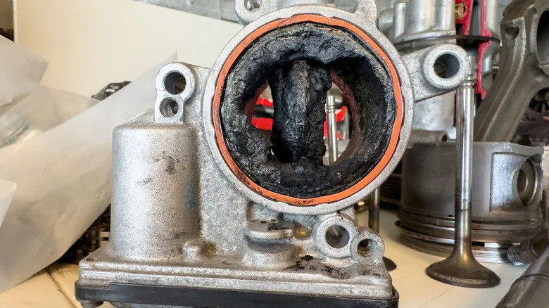 Carbon Buildup on Engine Valves: A Growing Concern for Direct Injection Engines - image 2