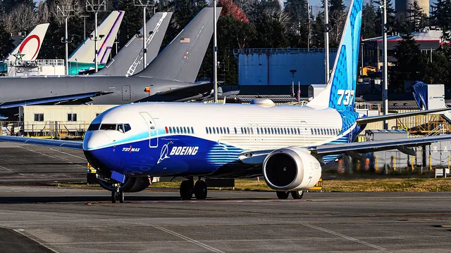 737 MAX 10 Certification Looms Over 2026