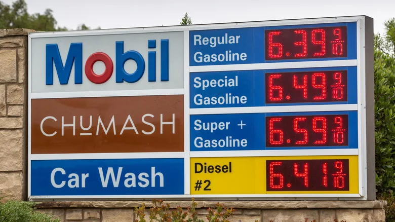 Pump Prices Take a Hit: Diesel and Jet Fuel Surprisingly Similar - image 3