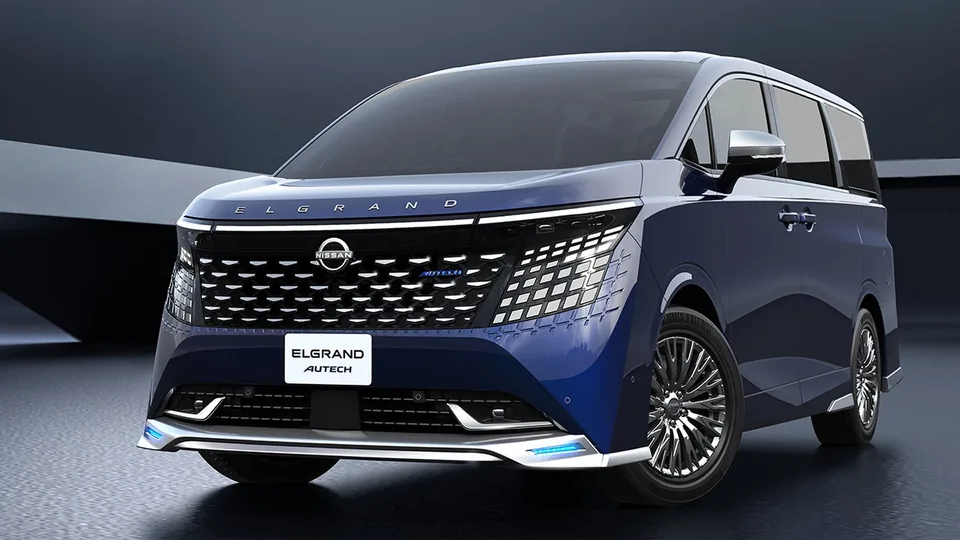 Nissan Unveils Flagship Minivan with Luxury Trim - image 3