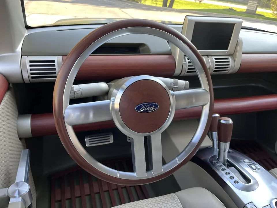 Vintage Ford Explorer Concept Hits Market - image 4