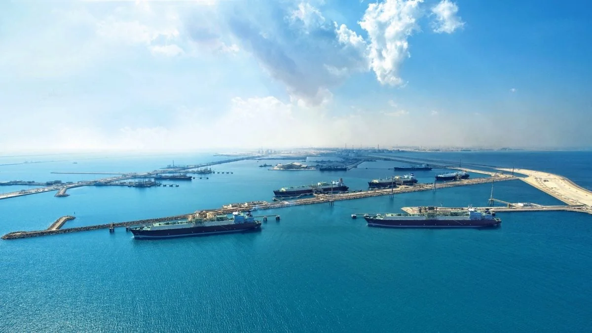 Qatari LNG Tanker Sets Historic Sailing Through Hormuz Strait