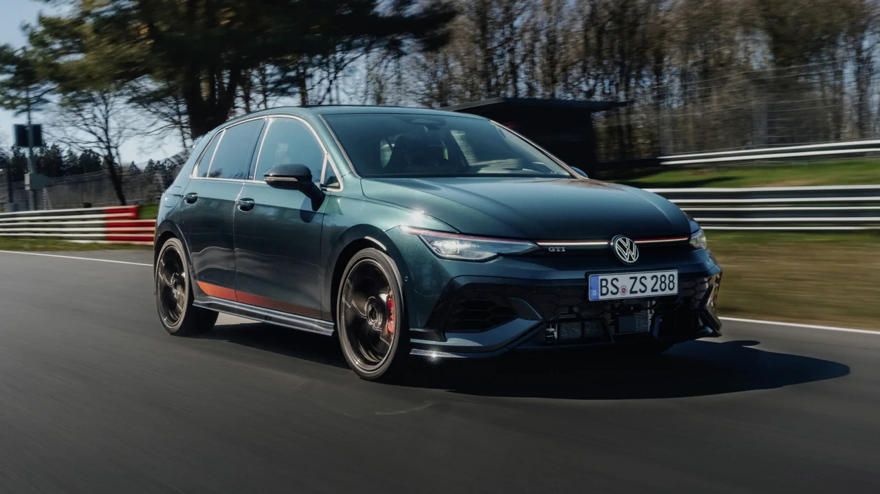 VW Golf GTI Edition 50 Reclaims Nürburgring Record