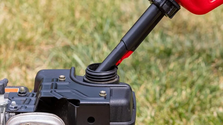 Lawnmower Maintenance 101: 5 Essential Checks for a Smooth Summer - image 3