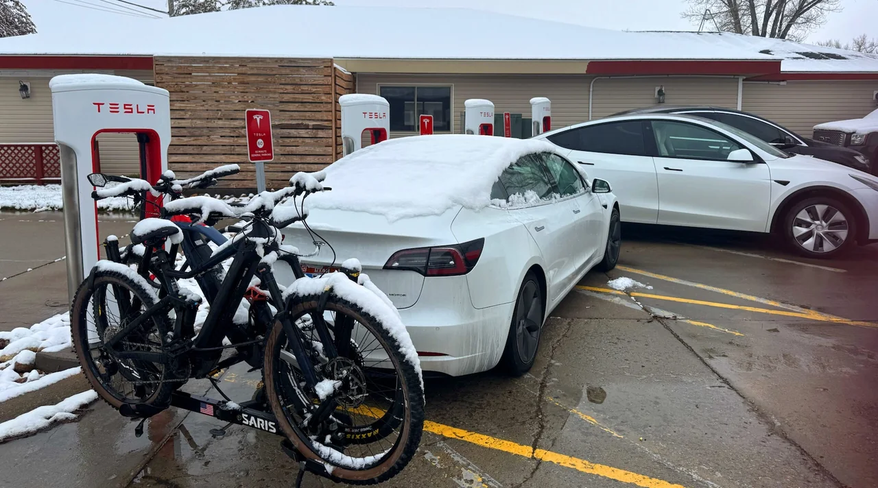 Tesla's Long-Haul Challenge: Can an Old Model 3 Handle a Cross-Country Trip?