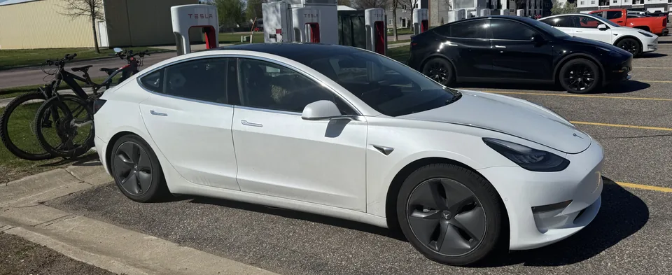 Tesla's Long-Haul Challenge: Can an Old Model 3 Handle a Cross-Country Trip? - image 2