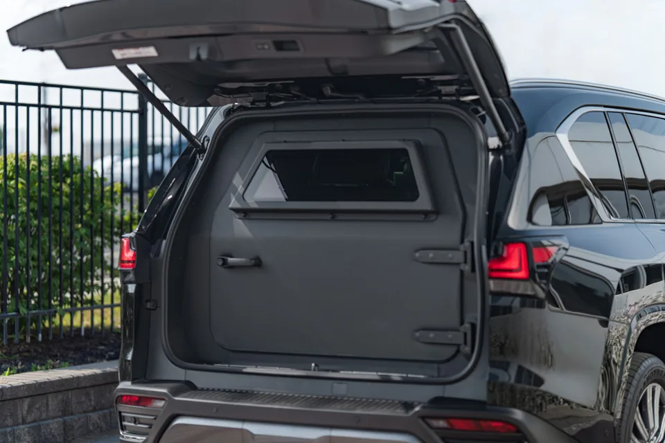 Lexus LX 700 Unveiled with Advanced Armoring - image 2