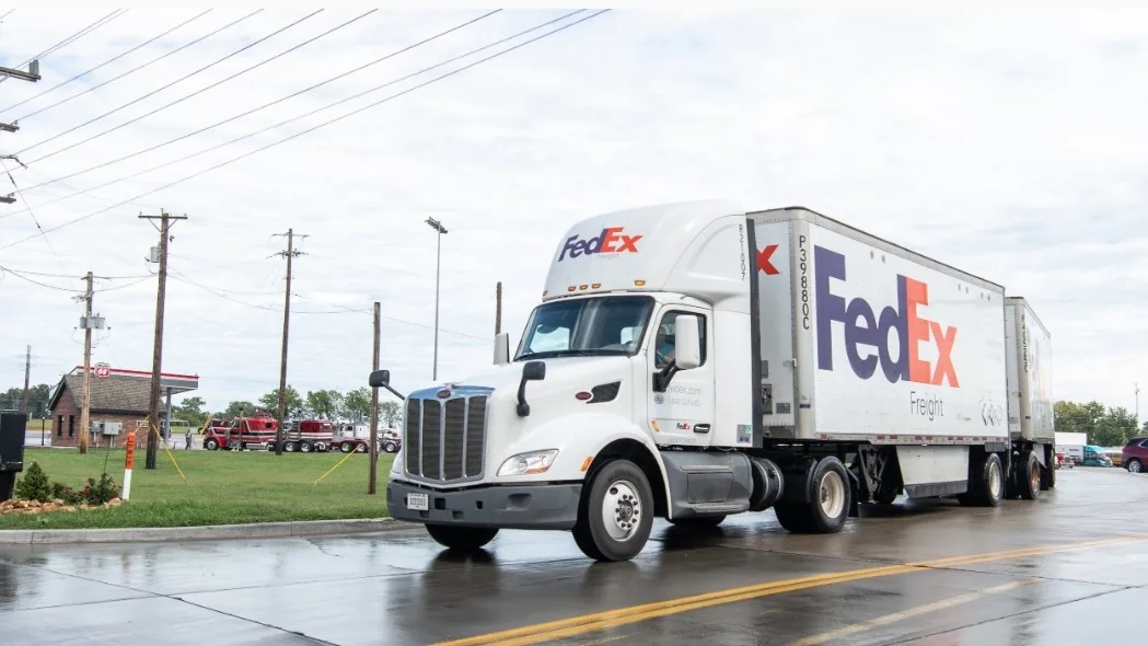 FedEx to Spin Off Less-Than-Truckload Unit