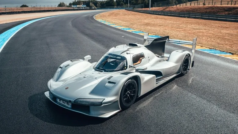 Porsches Redefine Power and Performance - image 4