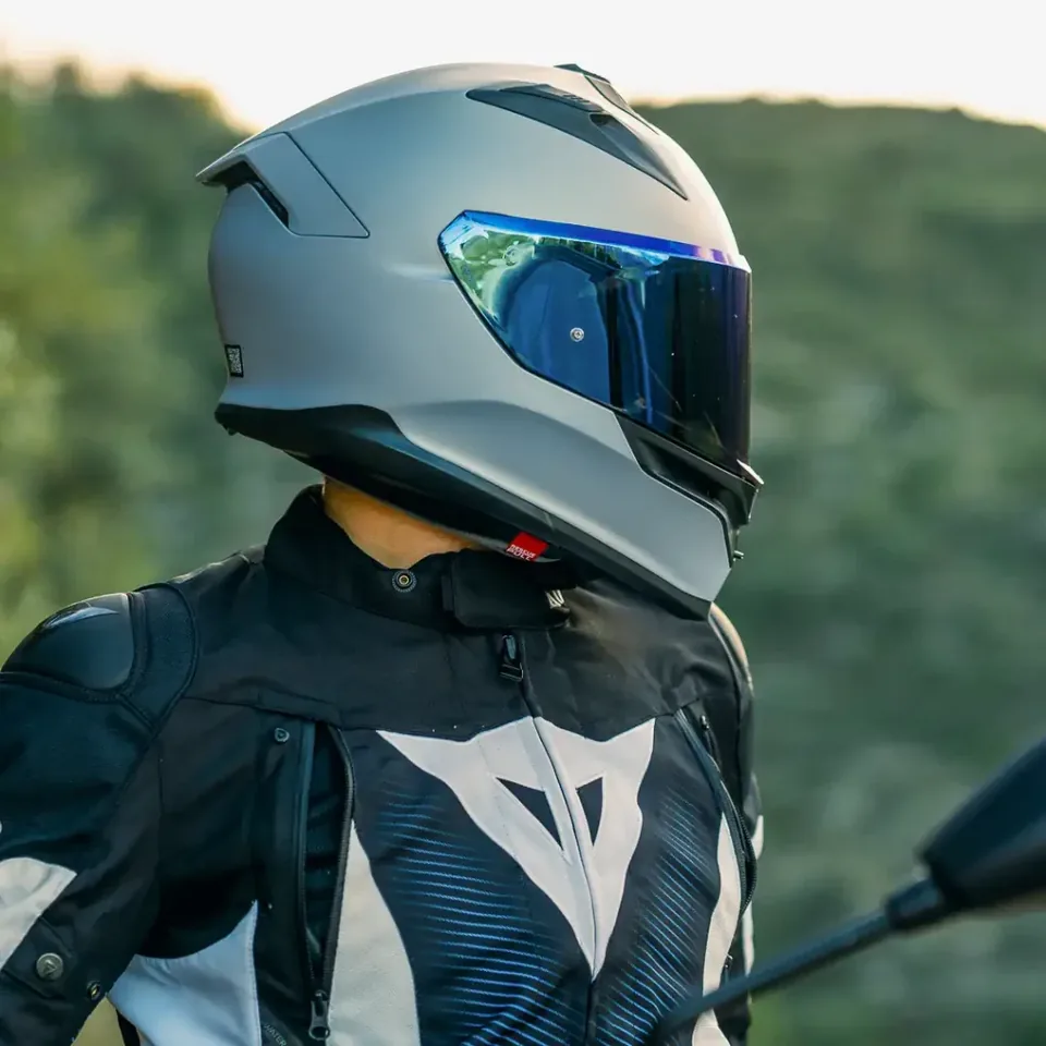 AGV K7 Sport-Touring Motorcycle Helmet Review - image 2