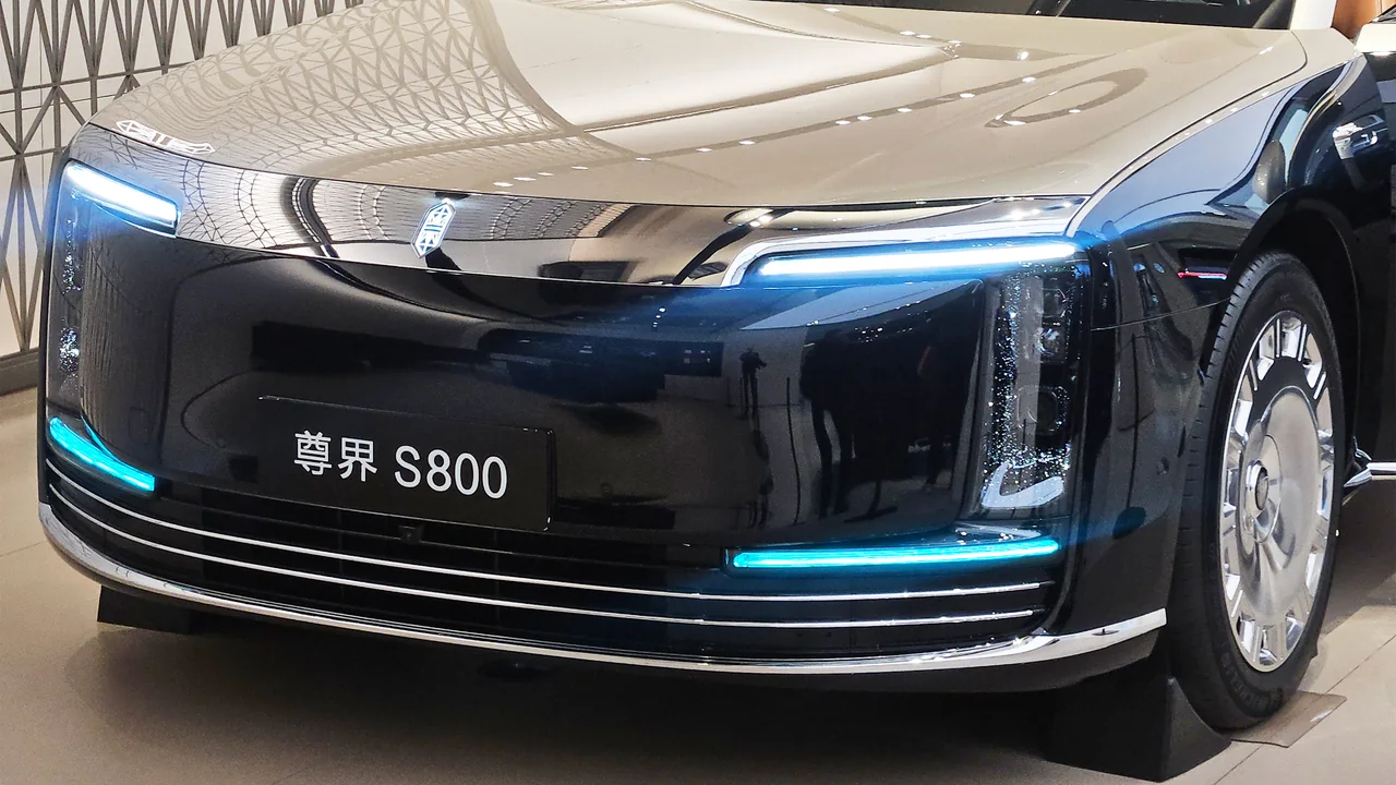 Turquoise Trend Takes Over Chinese Roads
