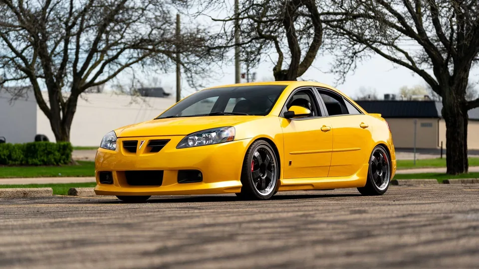 Roush's Hidden Gem: A Pontiac G6 that Defies Memory - image 2