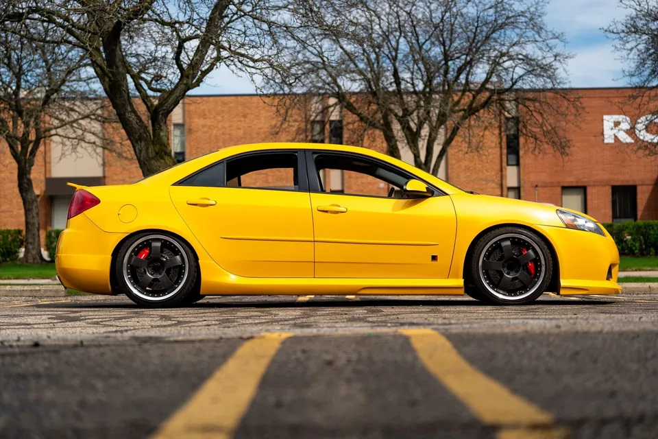 Roush's Hidden Gem: A Pontiac G6 that Defies Memory - image 3
