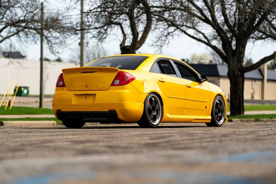 Roush's Hidden Gem: A Pontiac G6 that Defies Memory - image 4